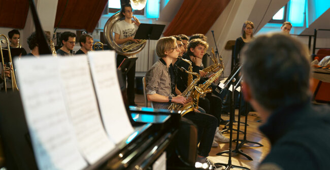 vidéo d'élève} Corentin nous présente son instrument : Le saxophone !